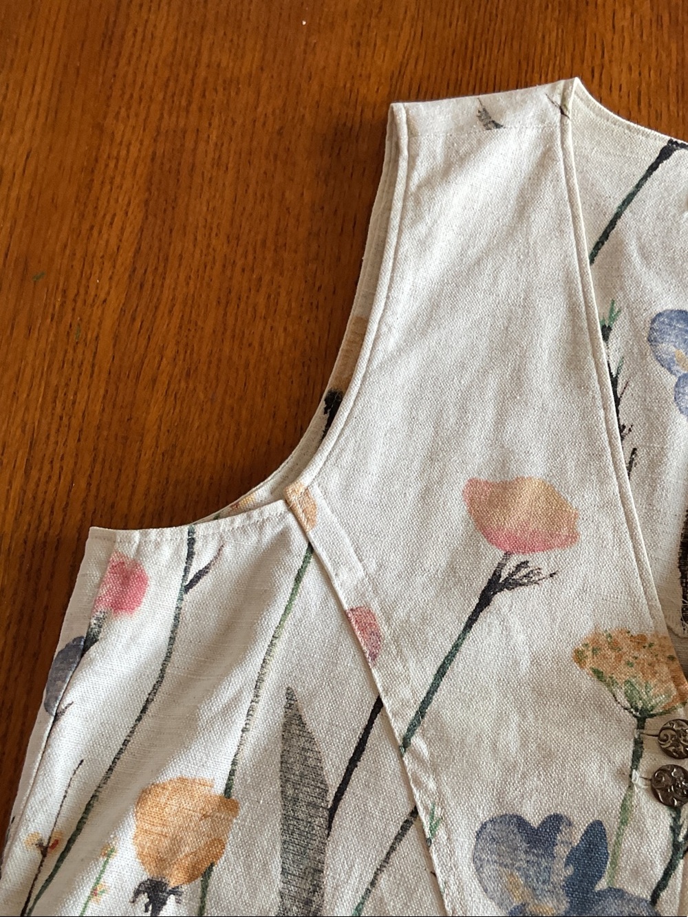 Coldwater Creek Floral painted Cream Vest Women NWOT PTP 19” medium fall floral - Picture 5 of 14
